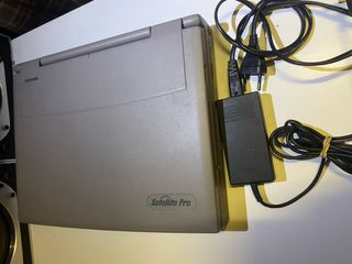 Ordenador Toshiba 460CDX Vintage Beige