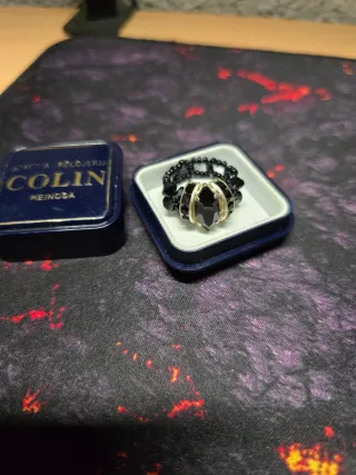 Anillo bisutería negro y dorado