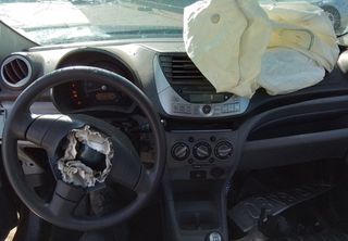 Piloto trasero derecho nissan pixo (uao) 5159525