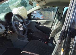 Piloto trasero derecho nissan pixo (uao) 5159525