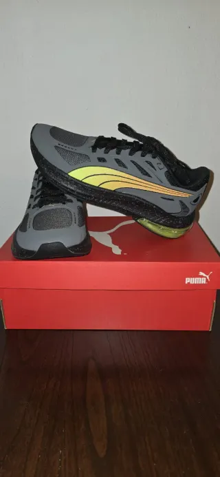 Zapatillas Puma Grises y Amarillas Nuevas