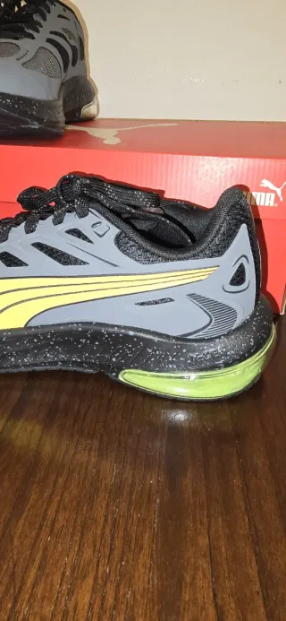 Zapatillas Puma Grises y Amarillas Nuevas