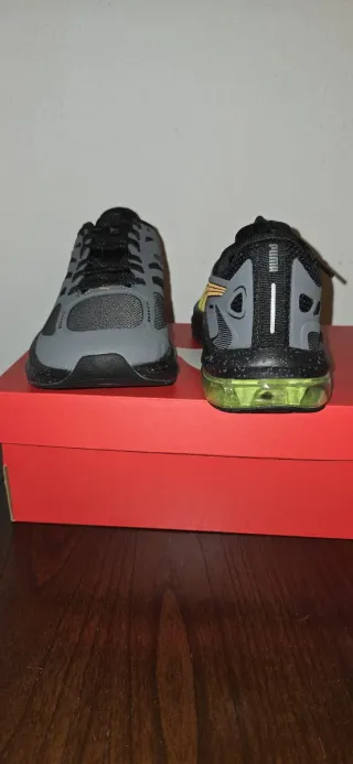 Zapatillas Puma Grises y Amarillas Nuevas