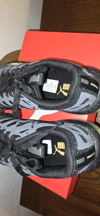 Zapatillas Puma Grises y Amarillas Nuevas