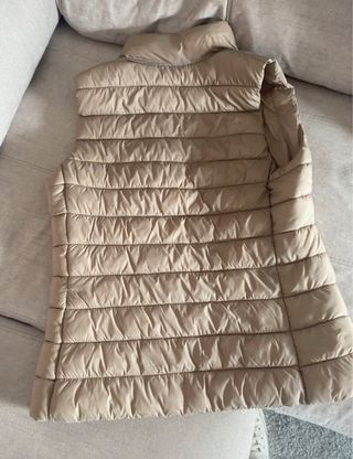 Chaleco acolchado beige