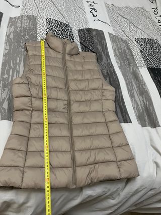 Chaleco acolchado beige