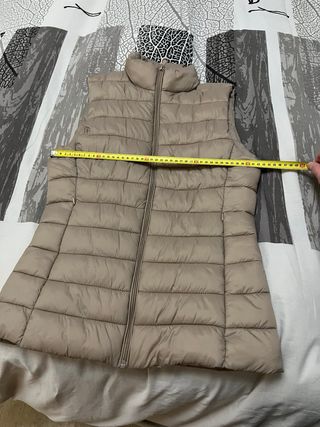 Chaleco acolchado beige