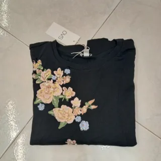 Felpa OVS donna tg S con applicazione fiori