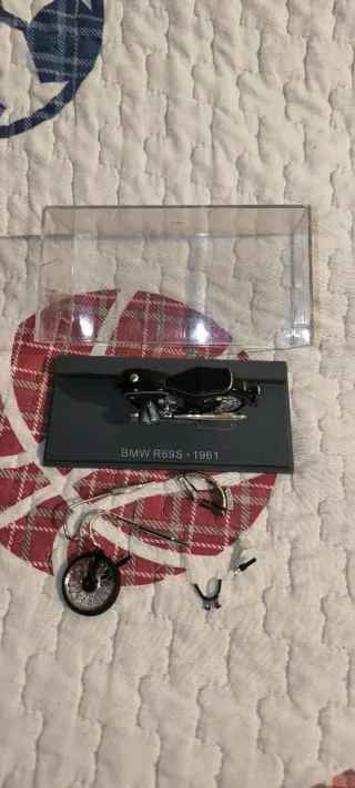 Moto a escala BMW R69S 1961