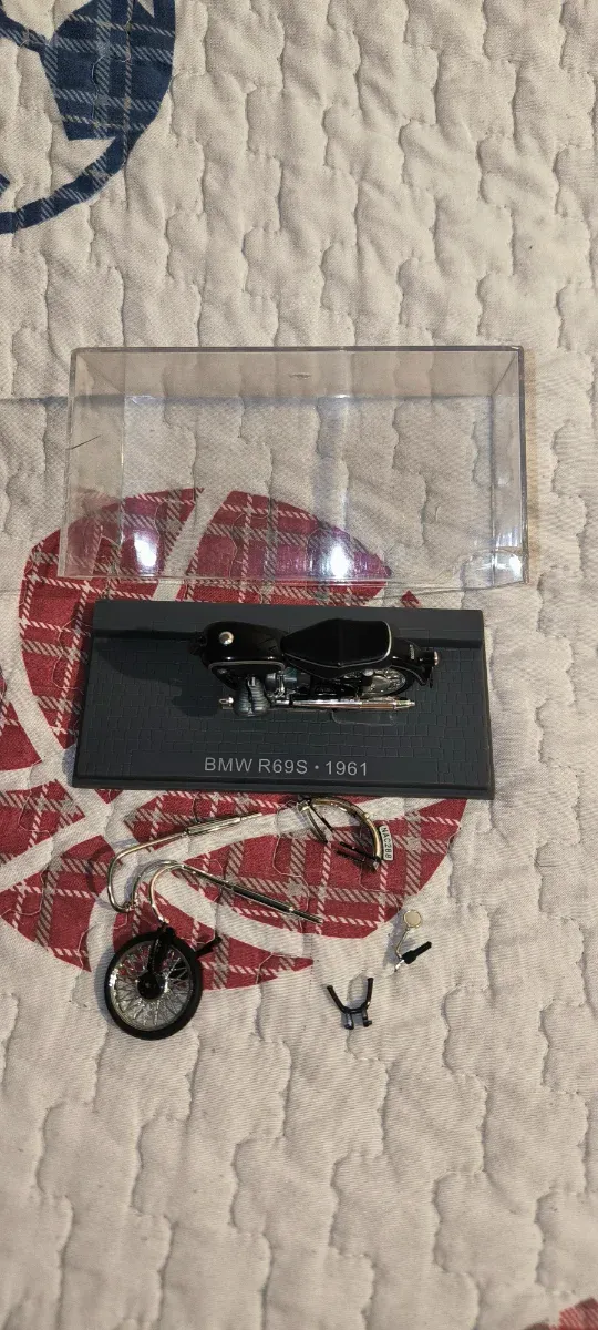 Moto a escala BMW R69S 1961