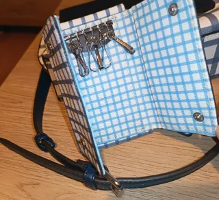 Lote bolso y cartera Parfois cuadros azul y blanco