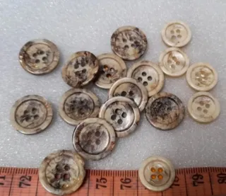 Lote 15 botones- 9 colores