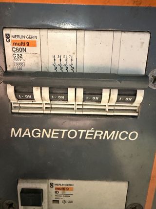 Cuadro Eléctrico 32A 380V EN MALETA RACK