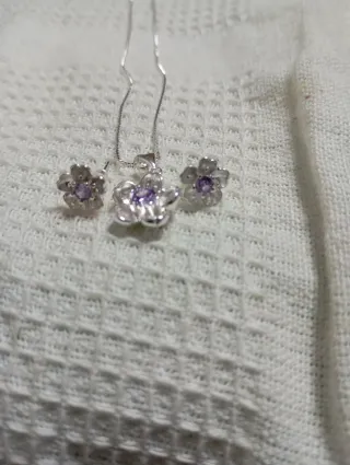 Conjunto Plata Collar y Pendientes Flor Morada