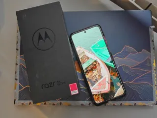Motorola RAZR 40 Ultra Rosa