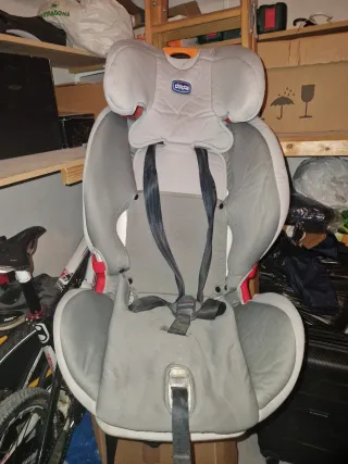 Silla de coche Chicco gris