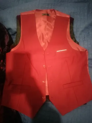 Chaleco de vestir rojo de hombre