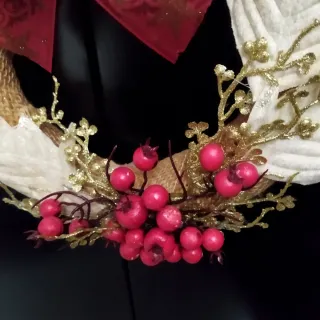 Ghirlanda natalizia decorata