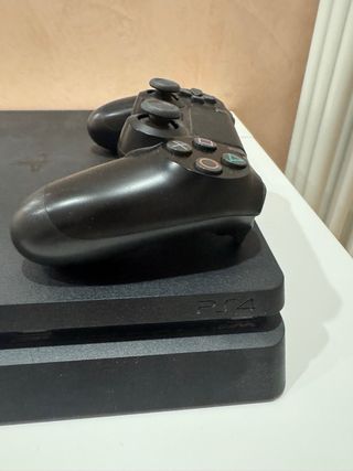 PlayStation 4 Slim Nera