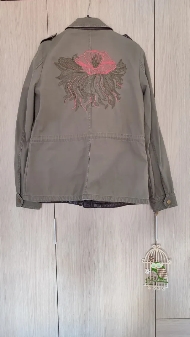 Cazadora verde mujer