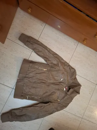 Chaqueta beige mujer