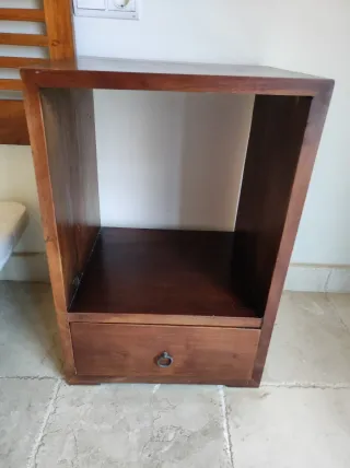 Comodino in legno massello