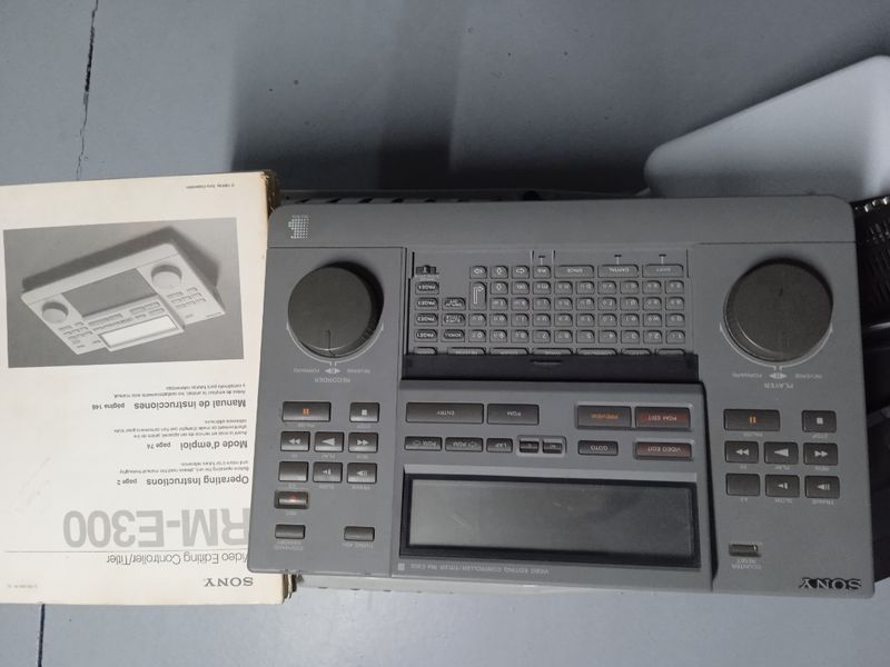 Contrôleur Sony RM-E300 Pour Titrage Vidéo – Occasion Fonctionnel (sans Adaptateur)
