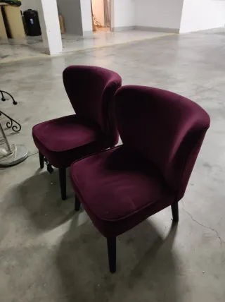 Eleganti sedie piccole viola