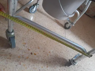 Silla de ducha con ruedas