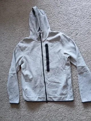 Sudadera Nike Tech Fleece Gris