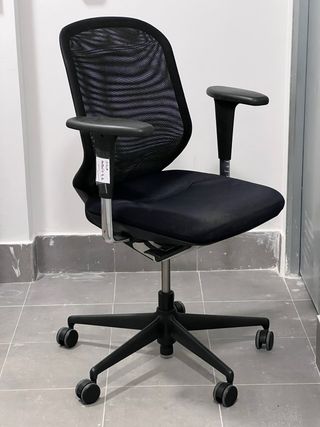 Silla de oficina ergonómica negra
