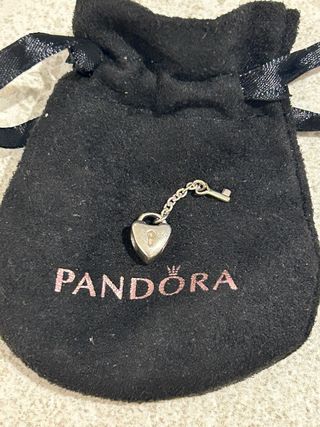 Pandora Charm Corazón y Llave Plata