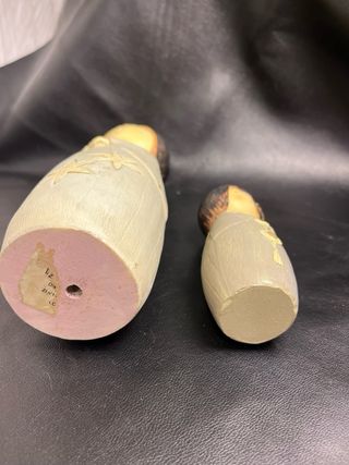 Figurine Kokeshi in Ceramica: Set di Tre Decorazioni