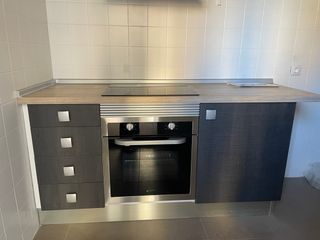 Mueble de cocina nueva sin vitrocerámica y horno