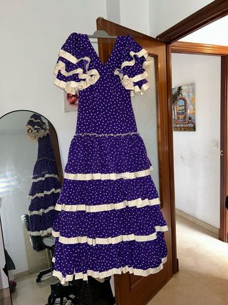 Traje de Flamenca Morado con Lunares Blancos