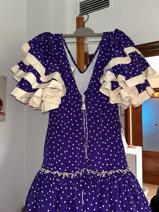 Traje de Flamenca Morado con Lunares Blancos