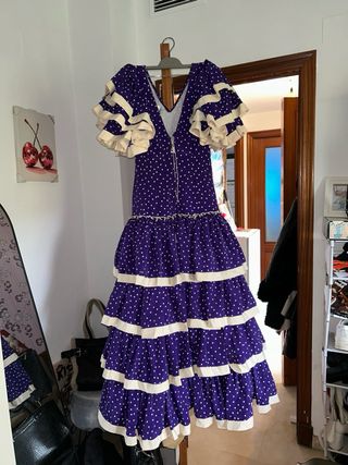 Traje de Flamenca Morado con Lunares Blancos