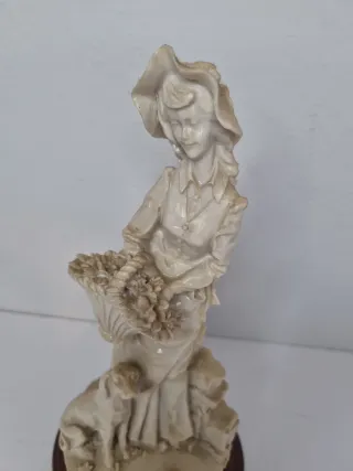 Coppia Statue A. Belcari Firmate