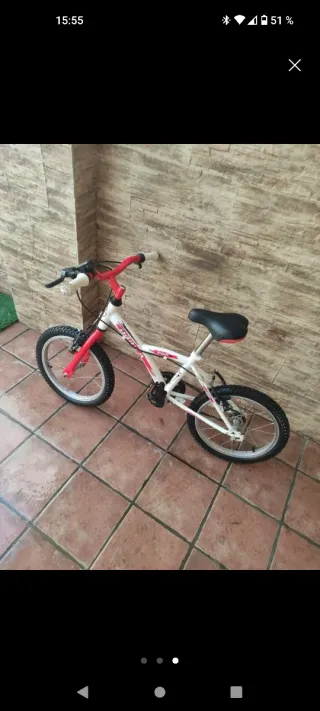 Bicicleta infantil blanca y roja