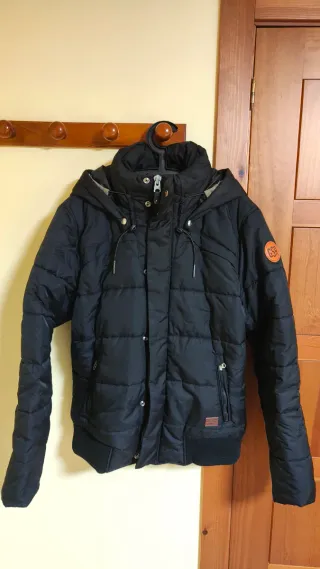 Cazadora G-STAR con capucha negra