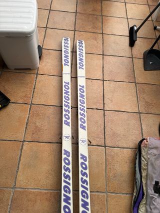 Esquís Rossignol con fijaciones