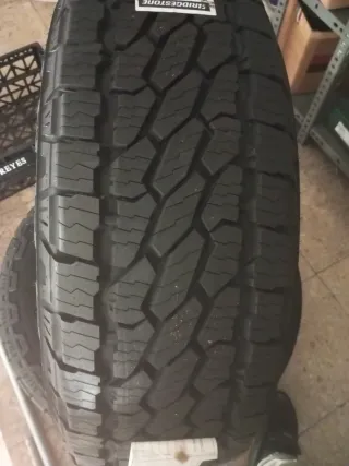 2 Neumáticos Bridgestone Dueler 265/65 R17
