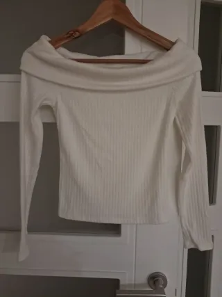 Jersey Stradivarius escote Bardot blanco