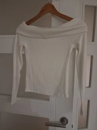 Jersey Stradivarius escote Bardot blanco