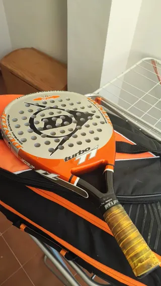 Lote 3 raquetas tenis + funda y bolsa y 2 de pádel