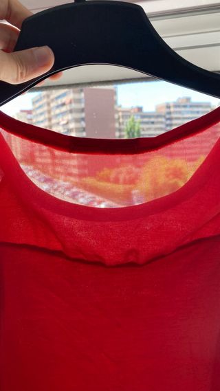 Camiseta tirantes Bershka roja talla L