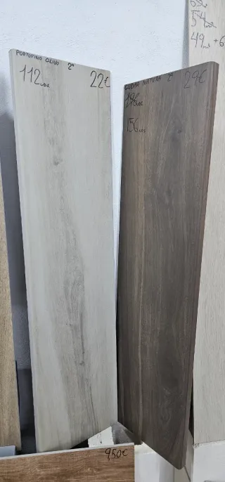 Peldaños porcelánicos imitación madera