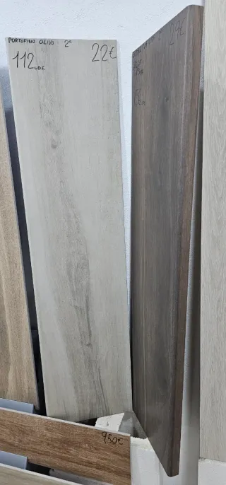 Peldaños porcelánicos imitación madera