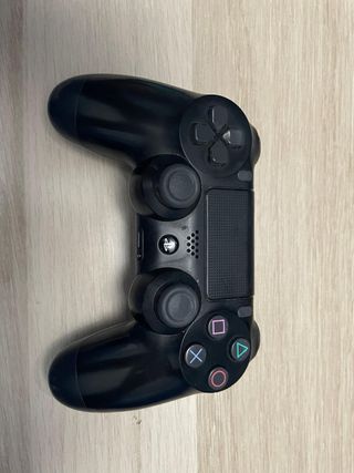 PS4 (PlayStation 4) Negra + mandos y juegos