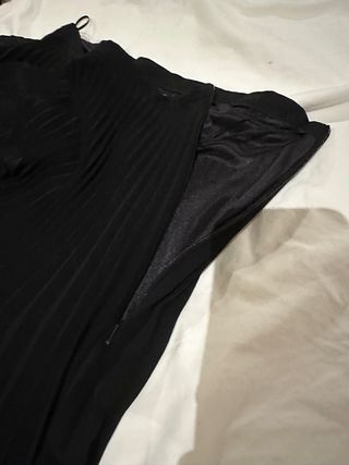 Falda plisada elegante de gasa negra